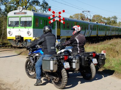 Mandat 2000 zł to nie wszystko. Za przejazd kolejowy stracisz prawo jazdy na kwartał