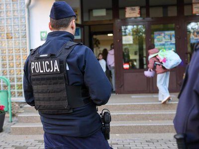 Panika po atakach w szkołach. Policja skontrolowała 10 tys. placówek i zatrzymała 10 osób