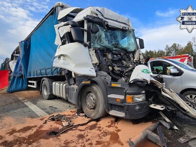 Jechali na mecz, ale doszło do tragicznego karambolu na obwodnicy Zawiercia. Dwie osoby zginęły