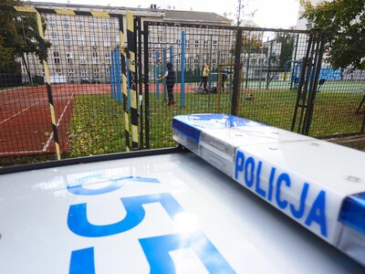 Ty jesteś ofiarą, to oni cię krzywdzą. Tak działają na dzieci psychomanipulatorzy i radykalne grupy