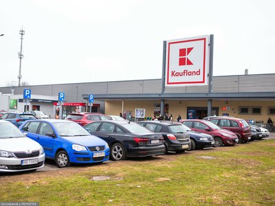 Nowy system na parkingach Kauflandu. Oto na czym polega