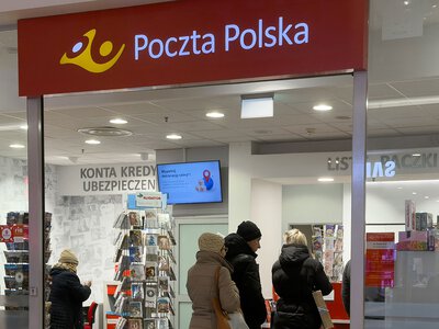 Pracownica Poczty zaczęła zadawać pytania. Ocaliła 20 000 złotych