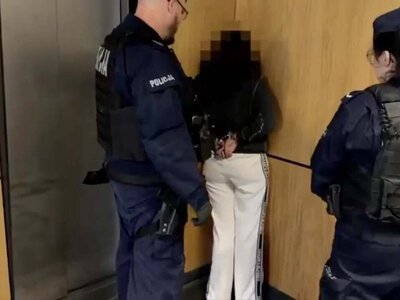 Raniła nożem trzy kobiety w szkole. Areszt dla 21-latki