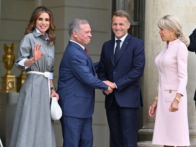 Elegancka sukienka do pracy? Królowa Rania znalazła idealny model