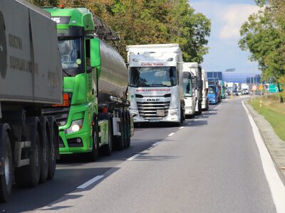 Mają zlecenia, ale mówią „nie”. W fakturach zamrozili po 90 tys. zł