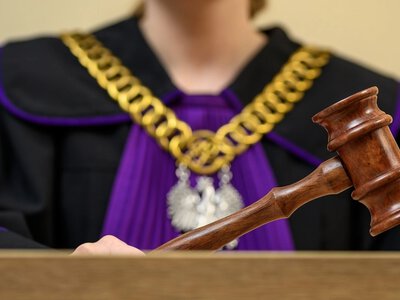 Tajny algorytm decyduje o wolności więźniów. Rząd milczy, sprawa w sądzie