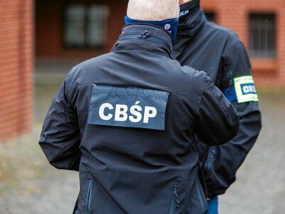 Oszustwa na szybkie przelewy. Wyłudzono około 250 tys. zł. Służby zatrzymały 12 osób
