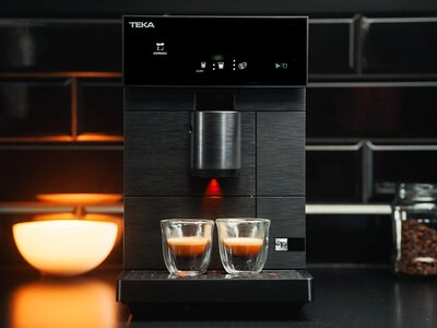 Kompaktowy ekspres, który potrafi zaskoczyć. Sprawdziłem Teka Barista Latte