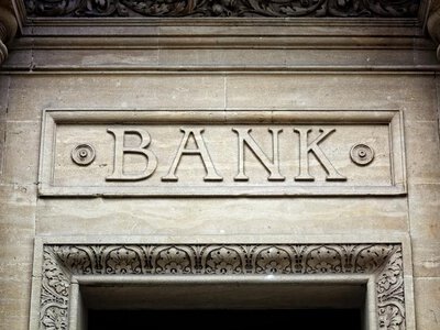 UOKiK nałożył 147 mln zł kar na cztery banki. Znamy powody