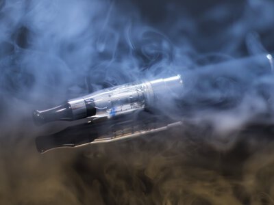 Miliony w tle sporu o e-papierosy. Kontrowersje wokół wyliczeń akcyzy