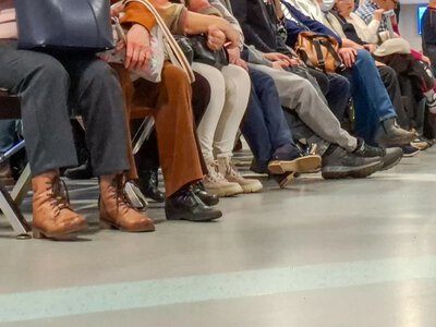 Kolejki do lekarza coraz dłuższe. Nowy raport pokazuje skalę problemów
