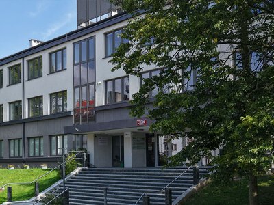 Ciało nastolatki w szkole. Prokuratura prowadzi śledztwo