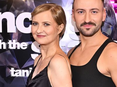 Iza Kuna wyjaśnia sprawę romansu z Bartkiewiczem. Lubimy się całować
