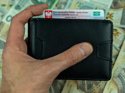 Dowód osobisty przy kasie albo brak zakupu. UE wprowadza nowy wymóg