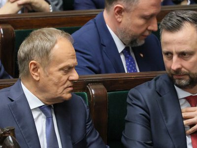 Przez decyzję polityków człowiek planujący zamach na Tuska mógł zniknąć. Miał dwie godziny, by uciec do Czech