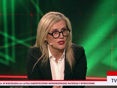 „Trójkąt polityczny”: Ewa Wrzosek