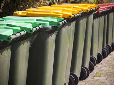 Koniec ze złą segregacją śmieci. Inteligentne kosze sprawdzą, skąd pochodzą
