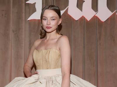 Filmowa Izabela Łęcka na pokazie mody. Jak wypadła Kamila Urzędowska?