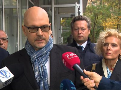 Berek zabrał głos po ślubowaniu, krótkie oświadczenie. Nie otrzymałem