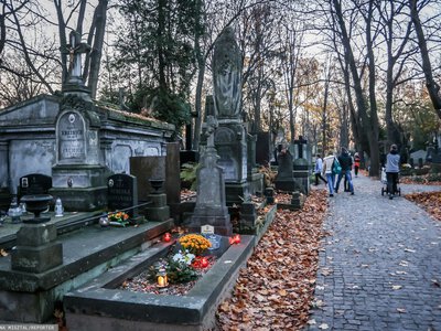 Usługi cmentarne przed Wszystkich Świętych. Oto ile kosztują