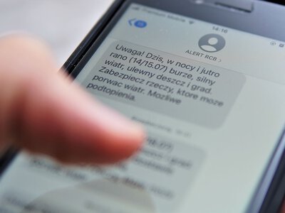 Telefony zawyją u Polaków. Cell Broadcast staje się faktem