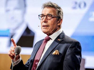 Były szef NATO przyjedzie do Warszawy. W tle rosnąca presja Rosji na Europę