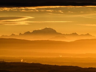 Mont Blanc trzyma się mocno. Lepiej niż szwajcarskie lodowce