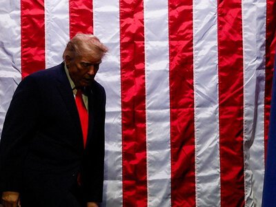 Sondaże zapowiadają niebieskie tsunami w USA. Ale jest dla Trumpa iskierka nadziei