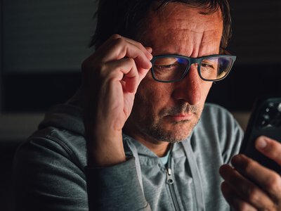 Nie mają się komu zwierzyć. Coraz więcej osób wybiera rozmowę z AI