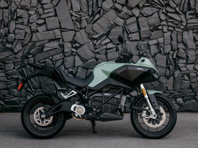 Rekord świata Zero Motorcycles. Elektryczny DS przejechał 436,5 km na jednym ładowaniu