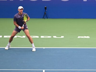 Tie-break w meczu Polaka na ATP 1000 w Szanghaju. Zacięta walka o półfinał