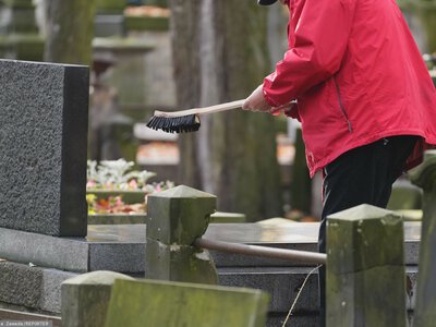 Znicze za 3 zł, ale są też za ponad 1000 zł. Ceny przed 1 listopada