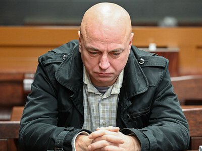 Brutalny mord w hotelu. Ofiarę wyrzucono z okna z telewizorem u szyi