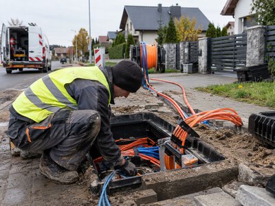 Białe plamy znikają w oczach. Światłowód miażdży konkurencję