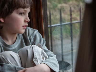 Dlaczego autyzm diagnozuje się częściej u chłopców? Naukowcy odpowiadają