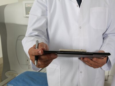 Ile czeka się na rezonans albo tomografię? NFZ pokazał dane