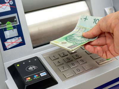 Zacznij gromadzić gotówkę. Tyle rekomendują banki i rząd