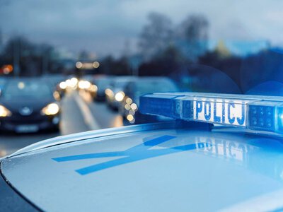Karetka trąbiła, kierowca nie ustępował. Teraz ma do zapłacenia prawie 60 tys. zł
