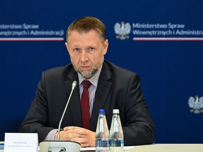 Seria ataków w szkołach. Szef MSWiA z komunikatem, podał nowe dane