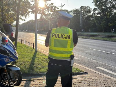 143 zabranych praw jazdy i mandaty na 1,4 mln zł. Policja ujawniła efekty specjalnej akcji, która nadal trwa