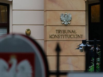 Prokurator z policją w siedzibie TK. Trybunał zawiadamia prezydenta