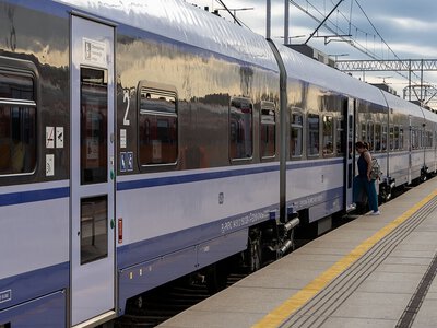Pijany pasażer przewrócił się na peronie. To sędzia Sądu Najwyższego