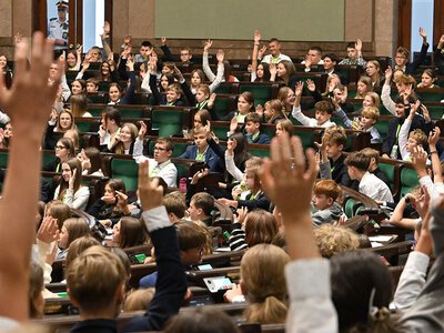 Młodzi zabiorą głos w Sejmie. Na liście hejt, presja i zdrowie psychiczne