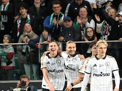 O której dzisiaj Cracovia - Legia? Gdzie oglądać? [TRANSMISJA NA ŻYWO]