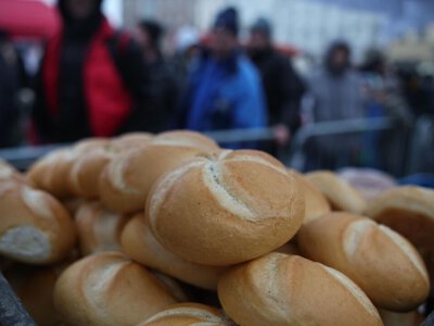 Bogacą się, ale nie wszyscy. Wielu Polaków nie stać na podstawowe wydatki