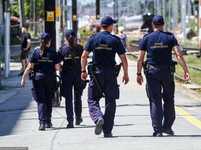 Pilnują kolei, będą mogli więcej. Oto zarobki na rękę