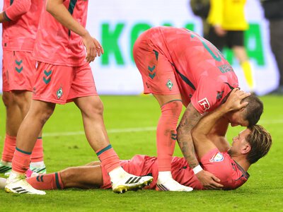 Dortmund zatrzymany, siedem goli w Elversbergu. Polak w centrum szalonego meczu Bundesligi