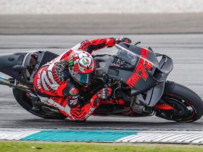 Nowe motocykle MotoGP 850 cm3 są zaskakująco szybkie. Ducati i Aprilia tłumaczą dlaczego