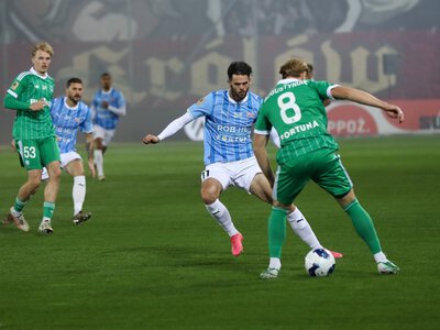 Legia zagrała na przeklętym terenie. W 81. minucie Papszun mógł się wściec