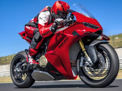 Panigale V4 2027: ewolucja, która na nowo wyznacza standardy w segmencie